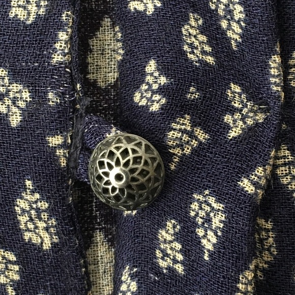 Lucky Brand Navy & Ivory Geometric Print Tie Sleeve Bohemian Blouse - Sz XS - Picture 6 of 16